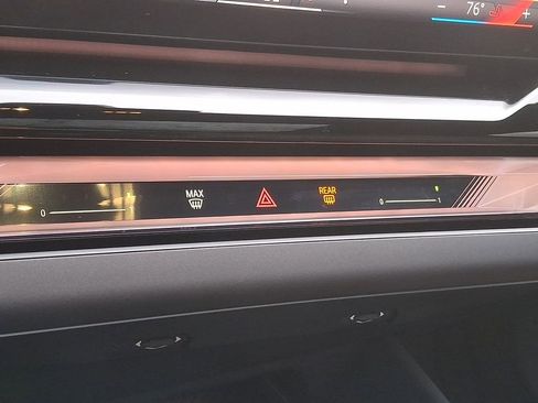 Used 2025 BMW i5 xDrive40 w/ Executive Package image 9