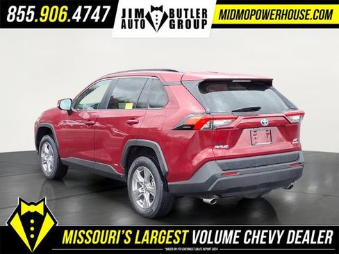 Used 2024 Toyota RAV4 XLE w/ Convenience Package image 4