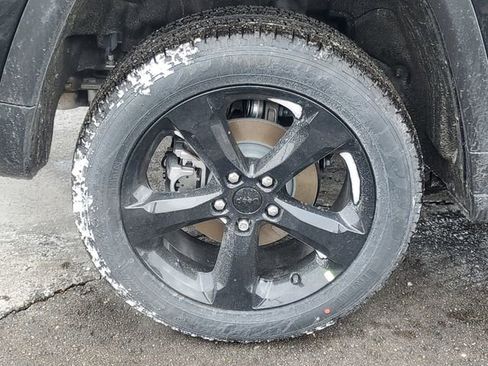 New 2025 Jeep Grand Cherokee Limited image 6