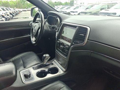 Used 2018 Jeep Grand Cherokee Limited AWD/4WD image 12