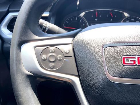 Used 2023 GMC Acadia SLT FWD image 23