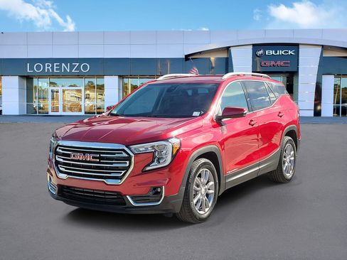 Used 2024 GMC Terrain SLT FWD image 1