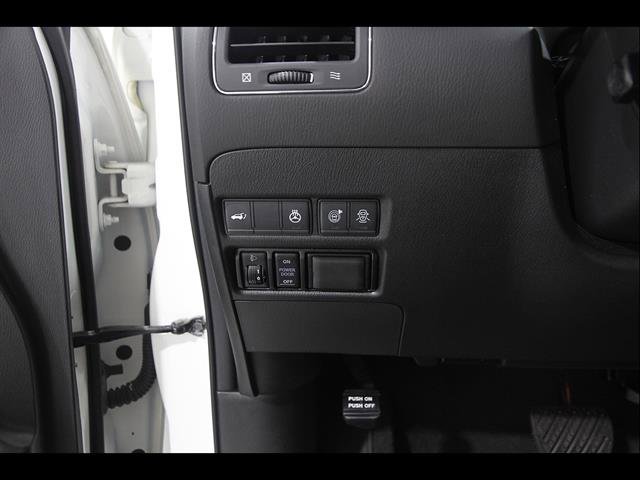 Used 2019 Nissan Armada Platinum AWD/4WD image 6