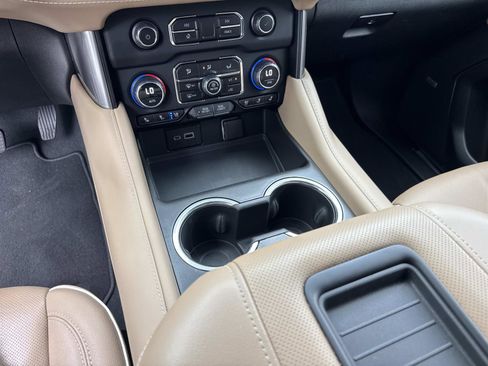 Used 2023 Chevrolet Tahoe Premier RWD image 29