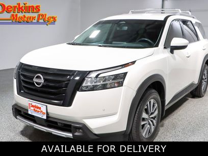 Used 2023 Nissan Pathfinder SL w/ Lighting Package (N92)