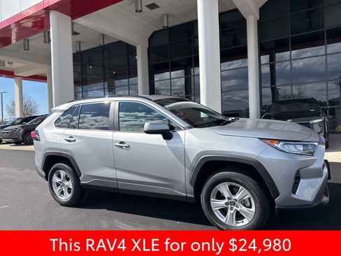 Used 2021 Toyota RAV4 XLE image 5