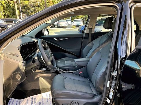Certified 2023 Kia Niro EX Touring image 14