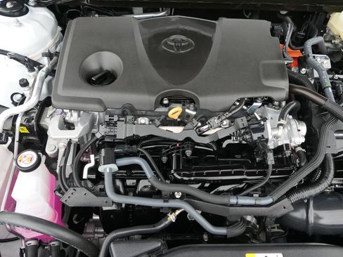 Used 2025 Toyota Camry SE w/ Multimedia Upgrade Package image 27