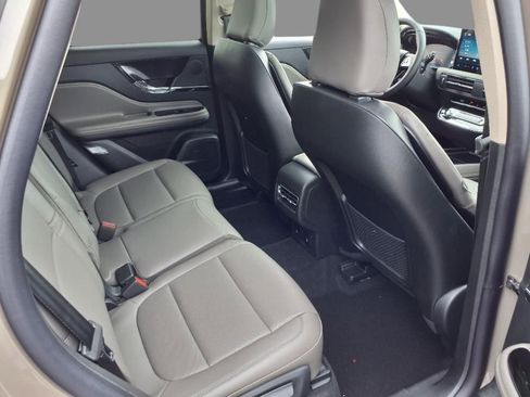 New 2025 Lincoln Corsair AWD w/ Equipment Group 101A image 11