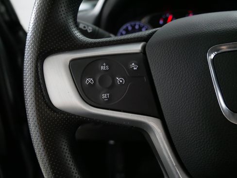 Used 2024 GMC Terrain SLE image 27