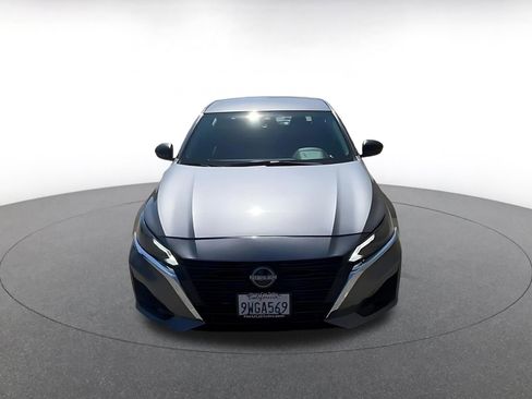 Used 2025 Nissan Altima 2.5 SV image 4