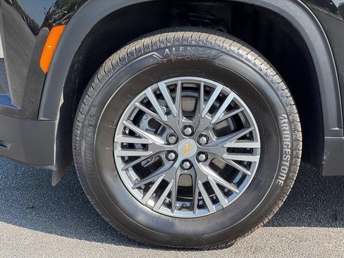 Used 2026 Chevrolet Traverse LT w/ LPO, Floor Liner Package FWD image 9