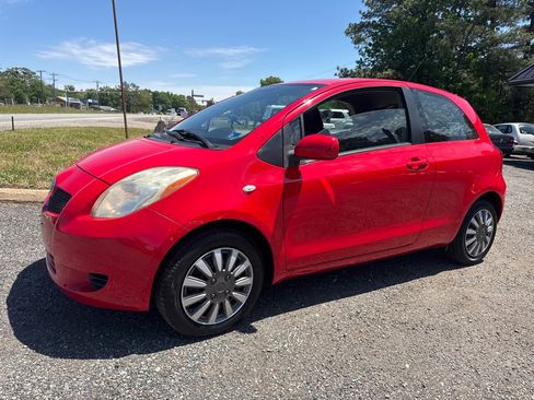 Used 2008 Toyota Yaris 2-Door Hatchback FWD image 3