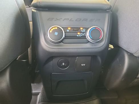 Used 2025 Ford Explorer Active RWD image 22