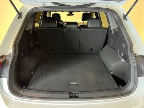 Certified 2023 Volkswagen Tiguan SE R-Line AWD/4WD image 5