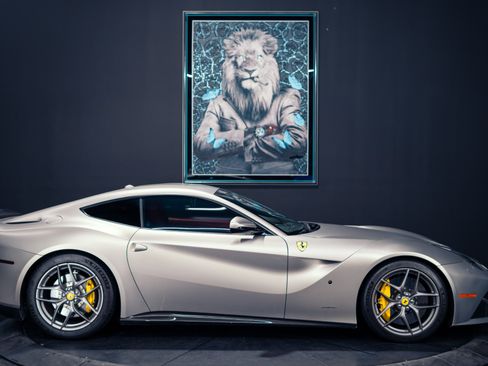 Used 2015 Ferrari F12 Berlinetta RWD image 4