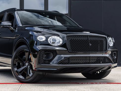 Used 2023 Bentley Bentayga AWD/4WD image 5