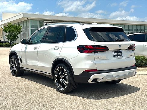 New 2026 BMW X5 sDrive40i w/ Premium Package RWD image 6