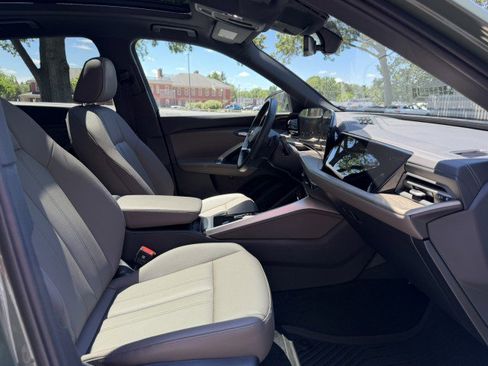 Certified 2025 Audi Q5 Premium w/ Convenience Package AWD/4WD image 27