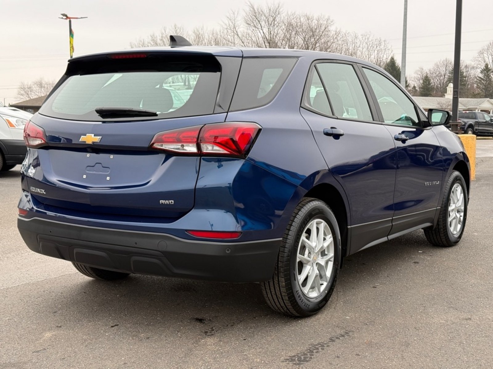 Used 2023 Chevrolet Equinox LS AWD/4WD image 8