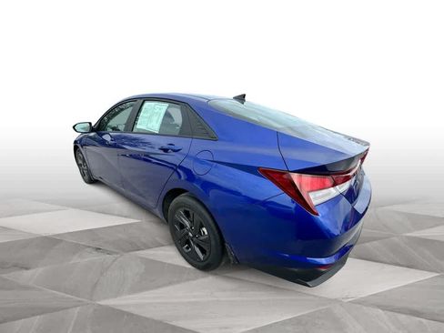 Used 2023 Hyundai Elantra SEL w/ Cargo Package FWD image 6