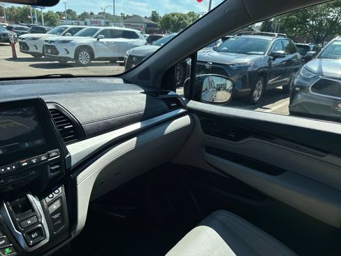 Used 2018 Honda Odyssey Elite image 34