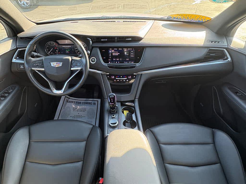 Used 2025 Cadillac XT6 Luxury FWD image 10