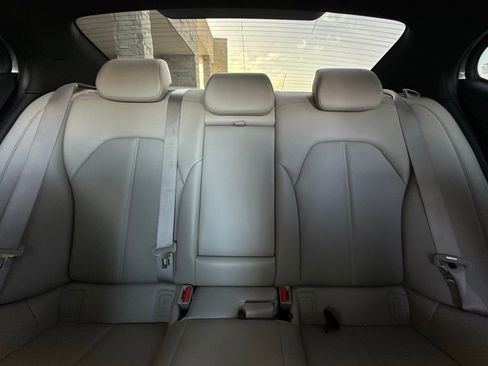 Used 2022 Genesis G70 2.0T image 24