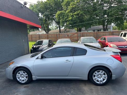 Used 2009 Nissan Altima 2.5 S FWD image 2