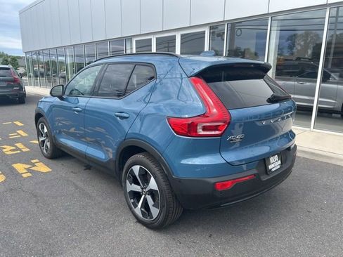 Used 2025 Volvo XC40 B5 Plus AWD/4WD image 3