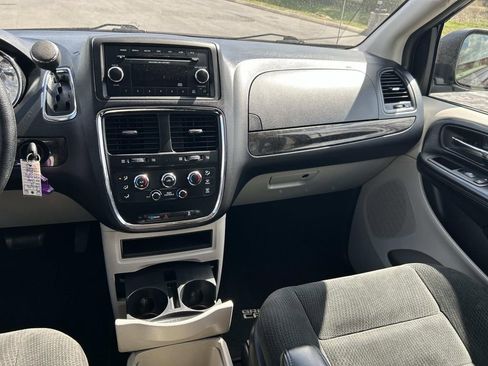 Used 2016 Dodge Grand Caravan SE w/ Quick Order Package 29E SE image 15