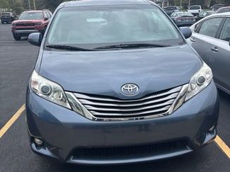 Used 2017 Toyota Sienna XLE FWD video 1