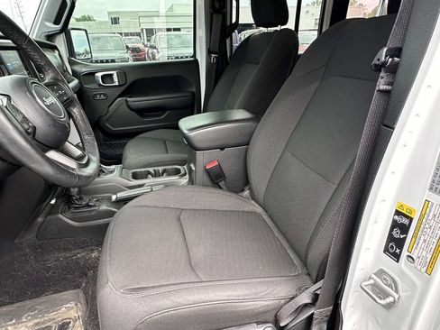 Used 2023 Jeep Wrangler Unlimited w/ Cold Weather Group AWD/4WD image 20