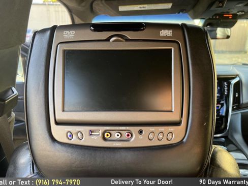 Used 2017 Cadillac Escalade ESV Platinum AWD/4WD image 33