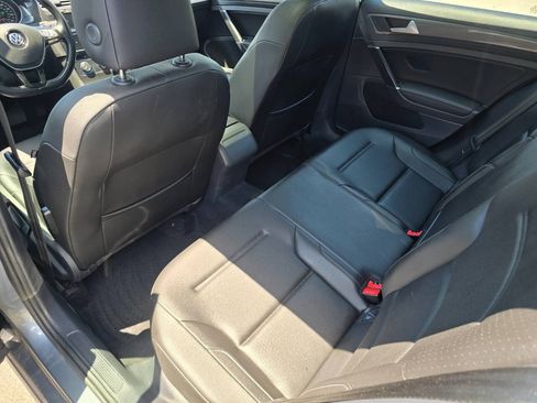 Used 2019 Volkswagen Golf S FWD image 20