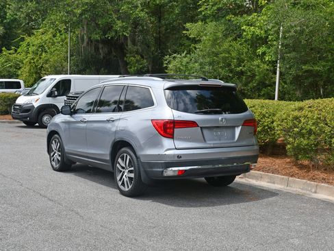 Used 2017 Honda Pilot Touring image 3