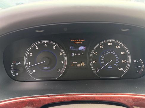 Used 2011 Hyundai Equus Signature RWD image 9