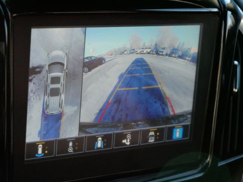 Used 2024 Chevrolet Traverse RS image 30