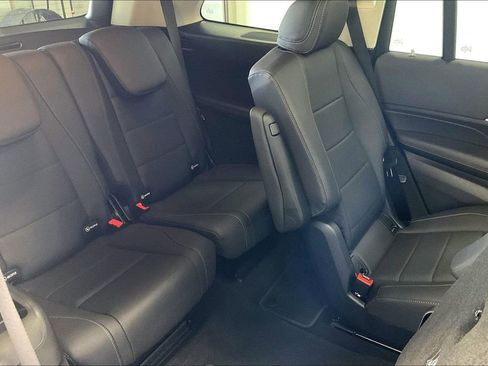 Used 2026 Mercedes-Benz GLS 450 4MATIC image 34