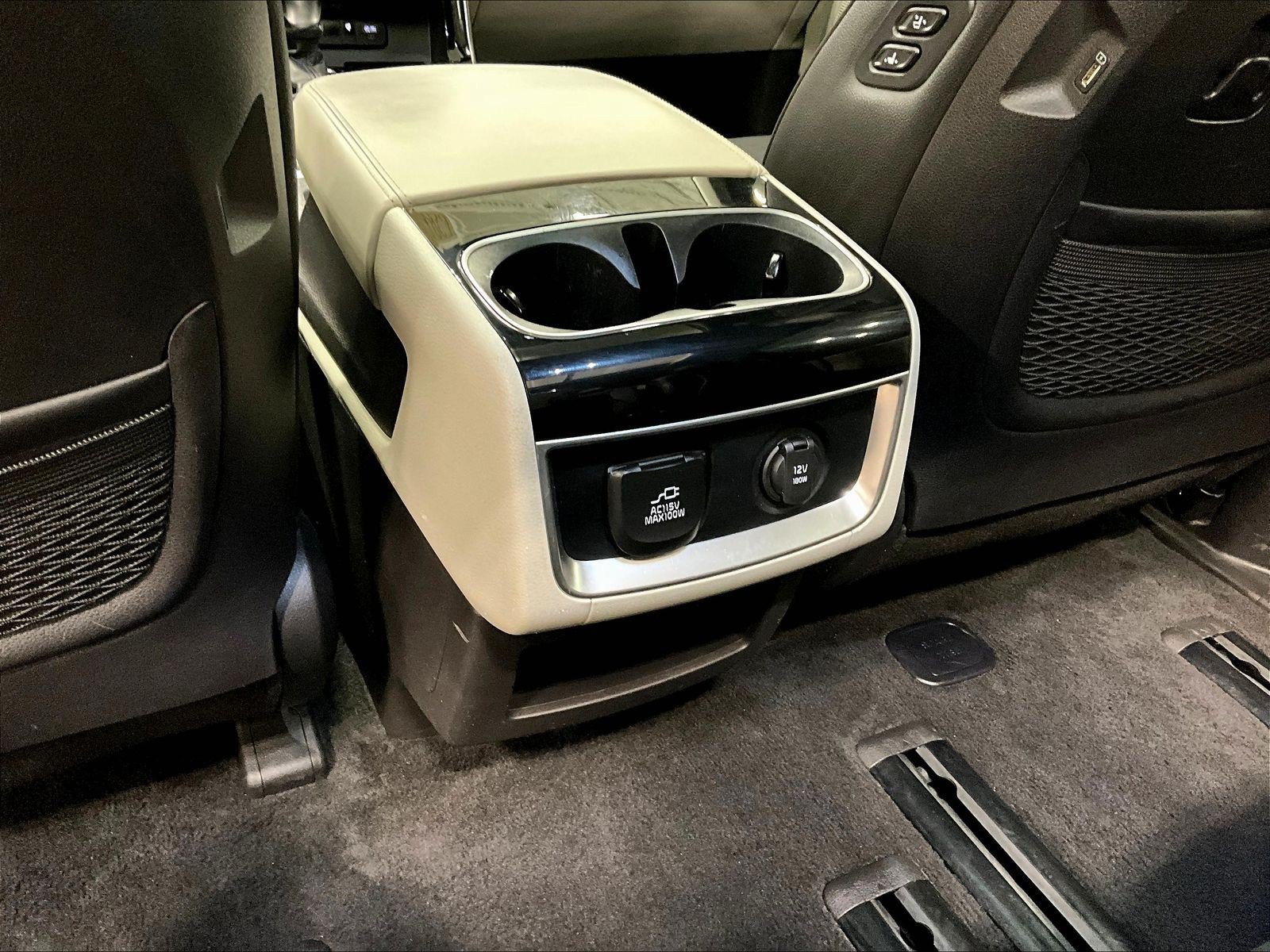 Used 2024 Kia Carnival SX Prestige FWD image 10