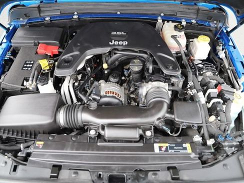 Used 2021 Jeep Gladiator Rubicon AWD/4WD image 3
