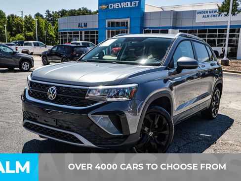 Used 2022 Volkswagen Taos SE image 3