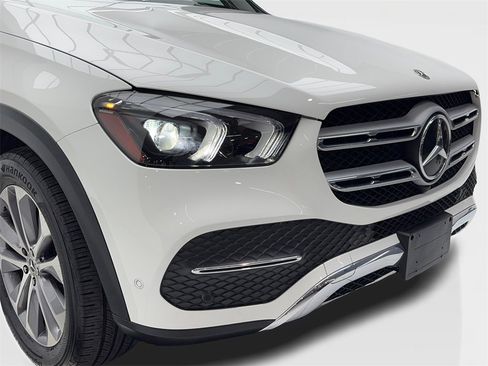 Used 2022 Mercedes-Benz GLE 350 w/ Premium Package image 3