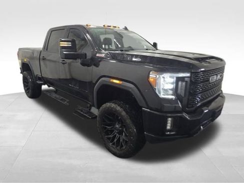 Used 2022 GMC Sierra 2500 Denali w/ Denali Black Diamond Edition image 3