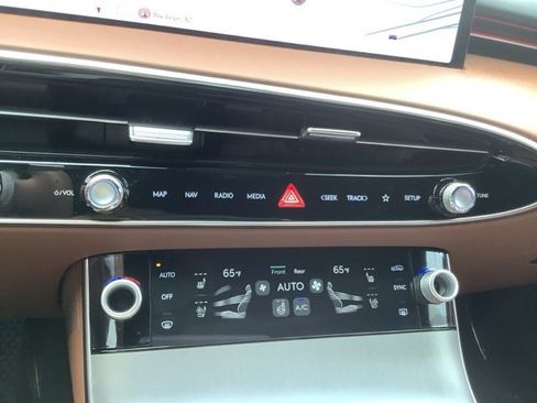 Used 2026 Genesis GV70 2.5T Advanced image 24