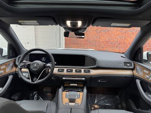 New 2025 Mercedes-Benz GLS 450 4MATIC image 12