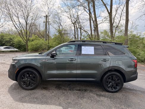 Used 2022 Kia Sorento S w/ Panoramic Sunroof Package AWD/4WD image 6