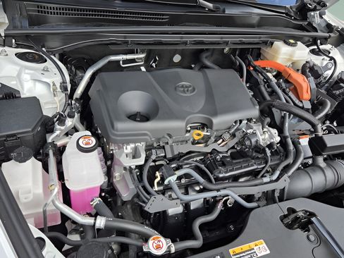 Used 2023 Toyota Crown AWD/4WD image 17
