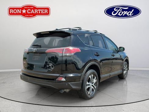 Used 2017 Toyota RAV4 LE FWD image 6