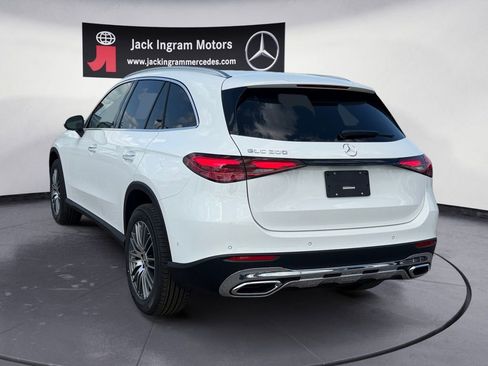 New 2026 Mercedes-Benz GLC 300 image 3